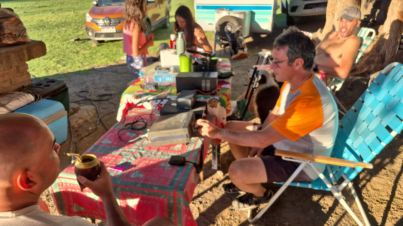 Operadores del Radio Club San Luis durante la activación LLOTA